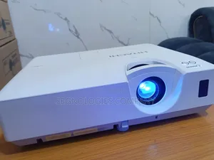 Hitachi Cp-ew301n 3000 Lumens Wxga 3lcd Projector