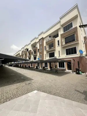 3bdrm Penthouse in Lekki Phase 1 for rent