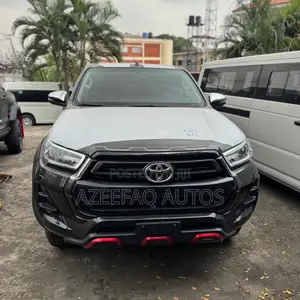 New Toyota Hilux 2025 Black