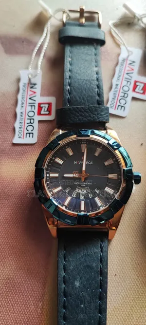 Naviforce Luxury Waterproof Calendar Luminous Leather Watch