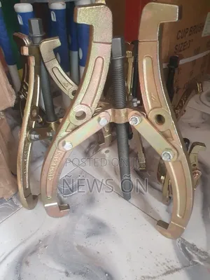 3 Jaw Gear Puller 12"
