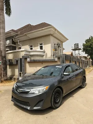 Toyota Camry LE 4dr Sedan (2.5L 4cyl 6A) 2013 Gray