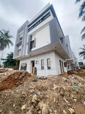 5bdrm Duplex in Surulere for sale