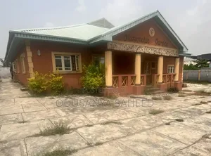 6bdrm Bungalow in Obalaide, Ibeshe for rent