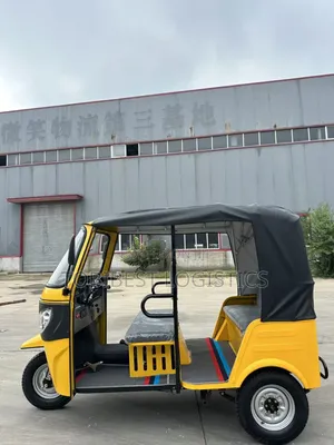 New TVS HLX 125 2023 Yellow