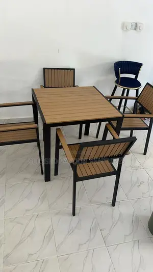 Brand New Imported Outdoor Table With 4 Chairs Available to Pick Up