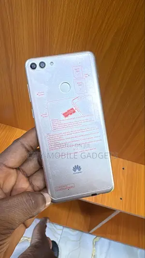 Huawei Y9 128 GB Gold