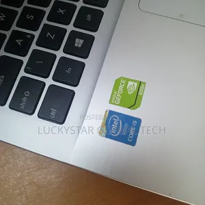 Laptop Asus X555LA 8GB Intel Core i5 HDD 500GB
