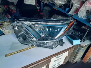 Toyota Rav4 2018 Headlight/Headlamp (Complete Set)