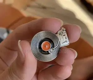 1pc Vintage Vinyl Record Player Enamel Pin, Retro Alloy Brooch Badge