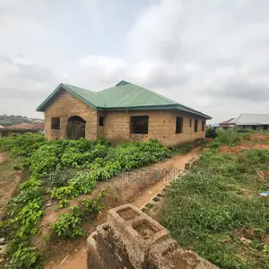 3bdrm Bungalow in Ologuneru for sale