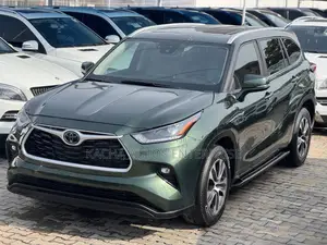 Toyota Highlander 2023 Green