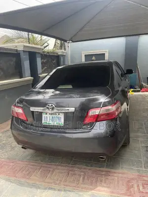Toyota Camry XLE V6 4dr Sedan (3.5L 6cyl 6AM) 2010 Gray