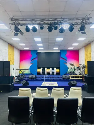 Event Hall 250-300 Sitter