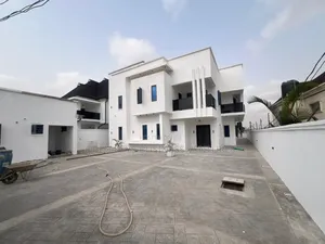 Furnished 5bdrm Duplex in Oluyole for sale