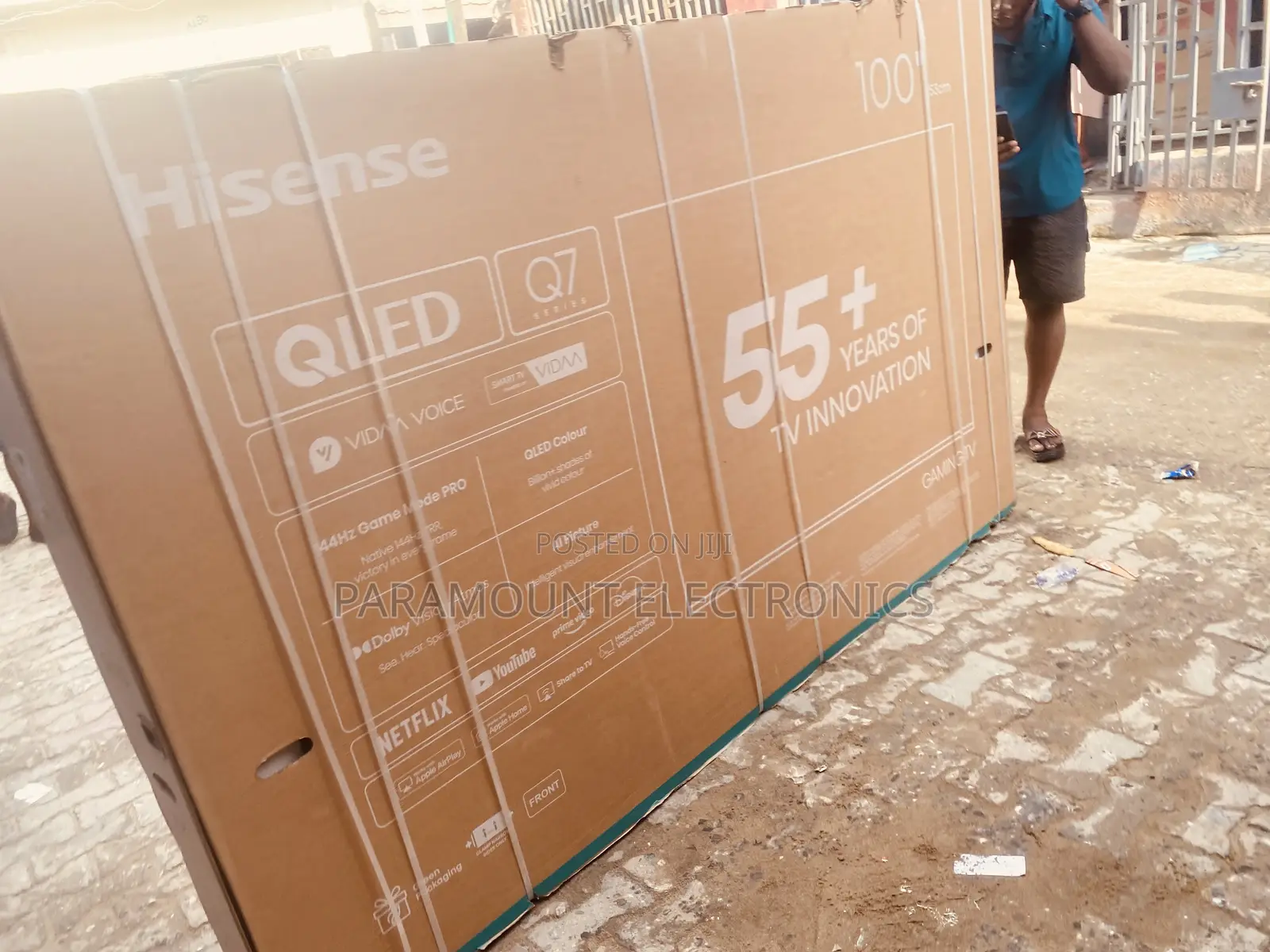 100” Hisense Smart Tv