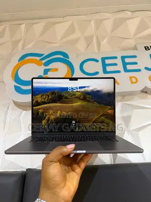Laptop Apple MacBook Air 2024 M3 15-inch 16GB Apple M3 SSD 512GB