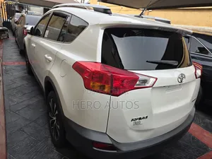 Toyota RAV4 Limited 4dr SUV AWD (2.5L 4cyl 6A) 2015 White