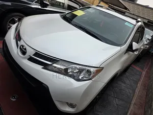 Toyota RAV4 Limited 4dr SUV AWD (2.5L 4cyl 6A) 2015 White