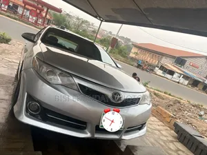 Toyota Camry LE 4dr Sedan (2.5L 4cyl 6A) 2014 Silver