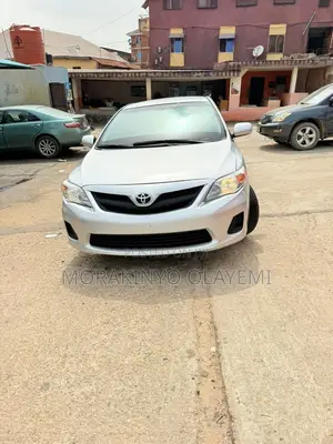 Toyota Corolla LE 4dr Sedan (1.8L 4cyl 4A) 2012 Silver