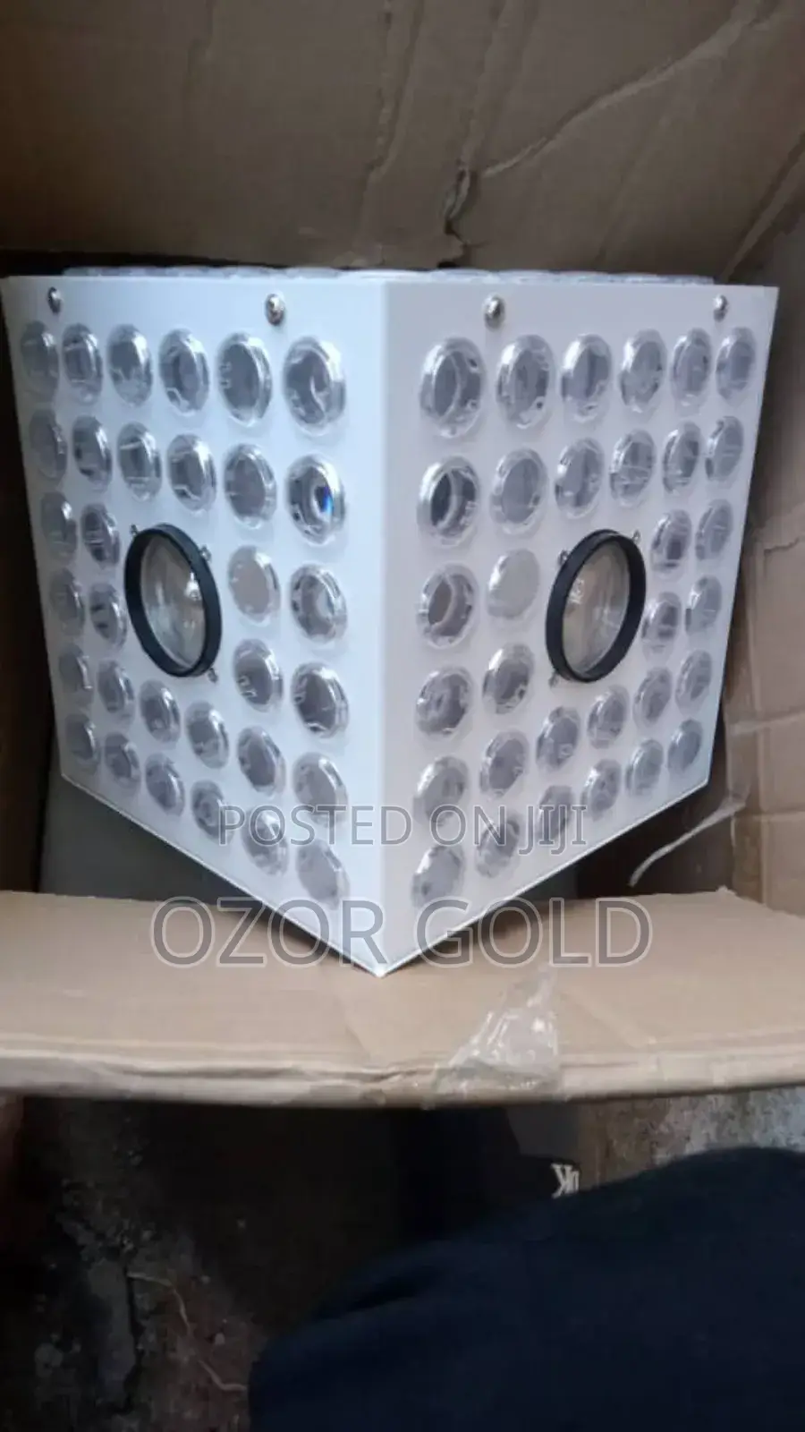 Diamond Square Light