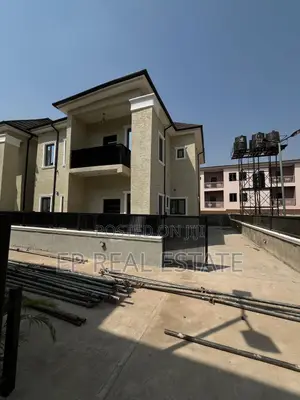 4bdrm Duplex in Gaduwa for sale