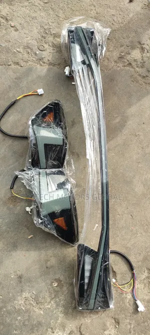 Complete Long Led Dark Rear Light Is250