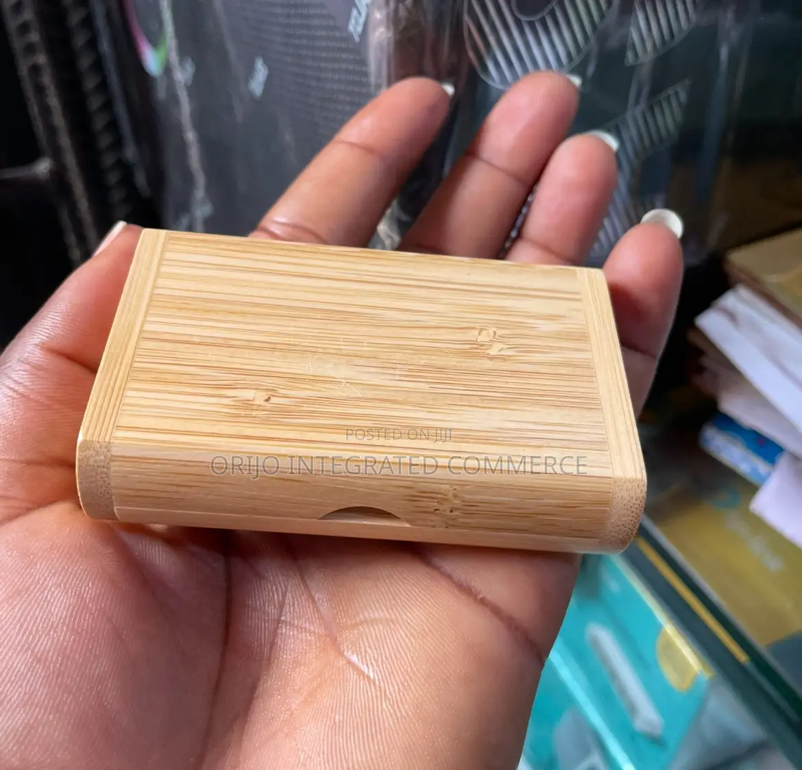 16gb Bamboo Design Magnetic Flash Drive