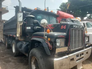 Tokunbo 14 Tyres Mack Dump Truck Superb 24valve Engine