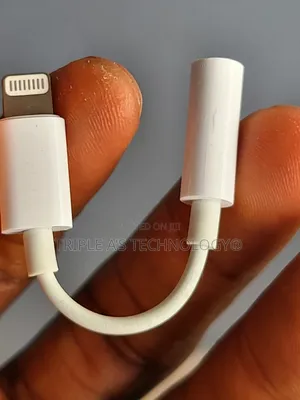Original Apple Lightning to 3.5mm Adapter