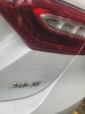 Toyota Camry 2018 White