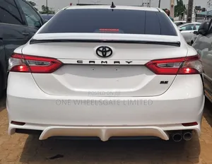 Toyota Camry SE FWD 2020 White