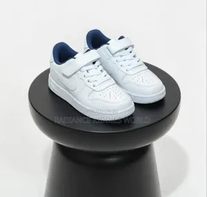 White School Canvas/Sneakers