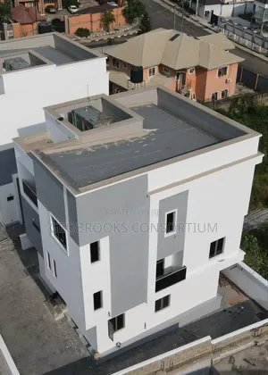 4bdrm Duplex in Kolapo Ishola Gra, Akobo for sale