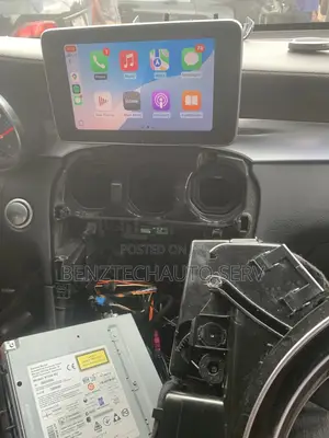W205 (C300) Apple Car Play Mercedes Benz