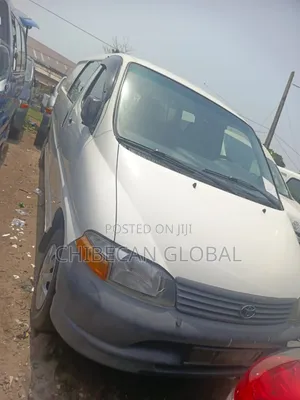 Toyota HiAce 2003 White