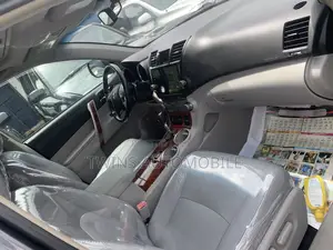 Toyota Highlander Limited 2012 Gray