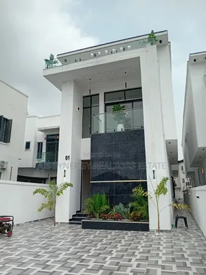 5bdrm Duplex in Chevron for sale