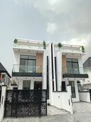 4bdrm Duplex in Chevron for sale