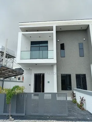 4bdrm Duplex in Chevron for sale
