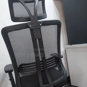 Modern Swivel Office Chair With Headrest – Comfortable Mesh Design