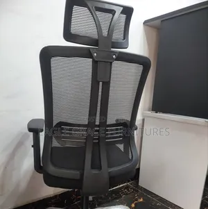 High Back Office Chair With Head Support–Perfect for Managers and Ceos