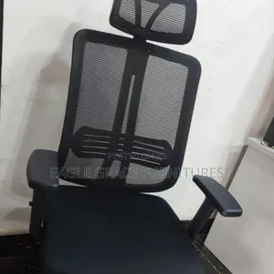 Executive Swivel Chair – Ergonomic Design for Maximum Comfort