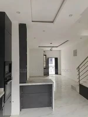 4bdrm Townhouse/Terrace in Lekki Phase 1 for sale