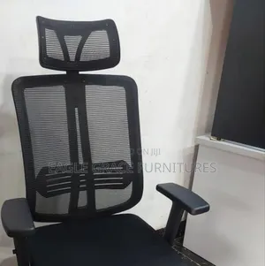 Corporate Executive Chair–Strong Wheels,360°Swivel, Adjustable Height.