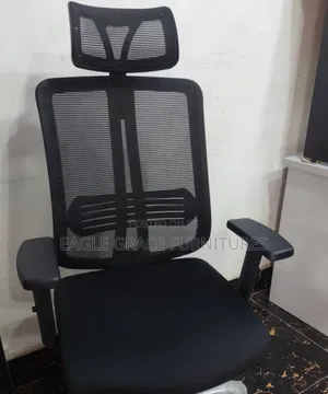 Manager Office Chair With Headrest – Comfortable and Long-Lasting.