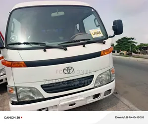 Toyota Dyna 100
Double Cabin