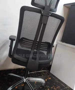 Rolling Office Chair – Easy Movement With Strong Caster Wheels.