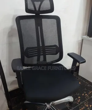 Office Desk Chair – Ideal for Offices, Schools and Home Offices.